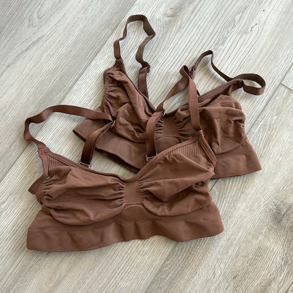 SEAMLESS SCULPT BRALETTE - Picture 1 of 10